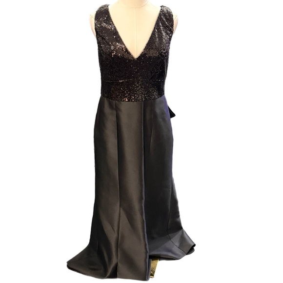 EUC Adrianna Papell Black Sequin Evening Gown with Oversized Bow Back - Picture 5 of 11